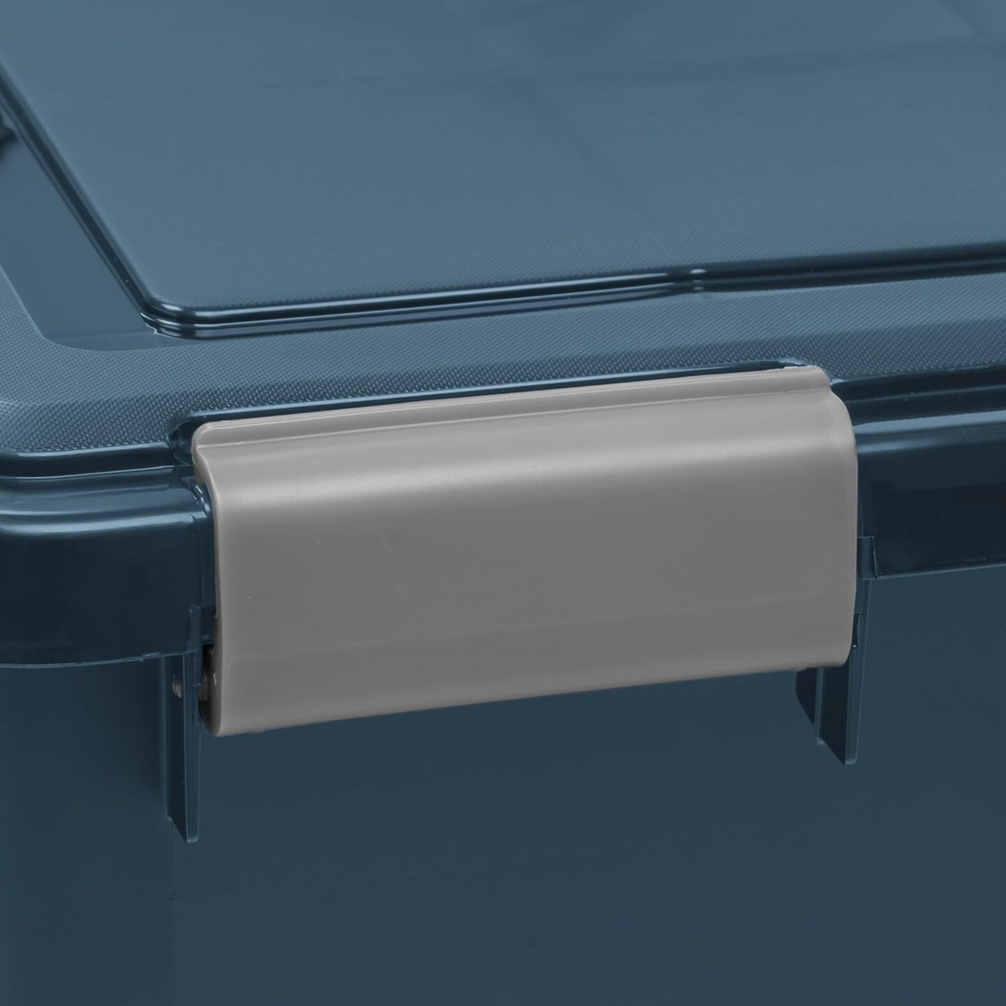 IRIS USA WEATHERPRO Airtight Plastic Storage Bin with Lid and Seal and Secure Latching Buckles, Navy