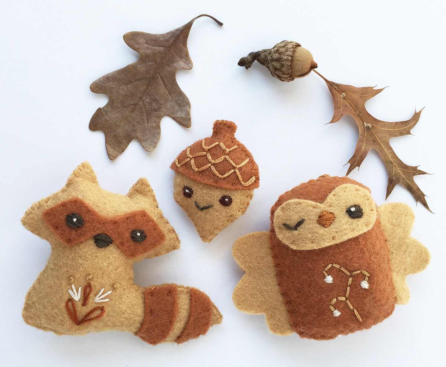 Mini Felt Woodland Animals Sewing Kit, Raccoon, Owl, Acorn Mini Felt Woodland Animals Sewing Kit, Raccoon, Owl, Acorn