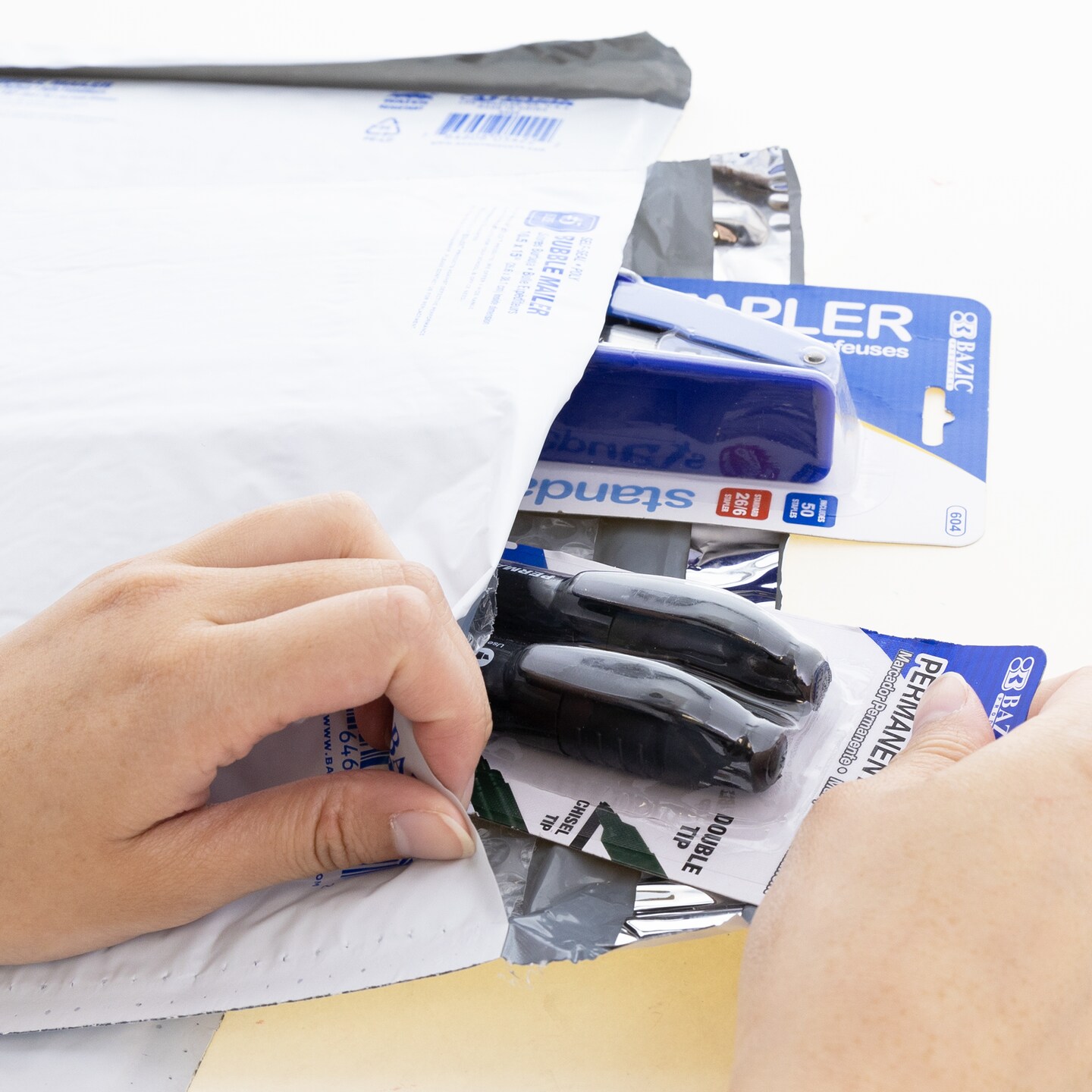 BAZIC Poly Bubble Mailer (#5)10.5&#x22; x 15&#x22; (2/Pack)