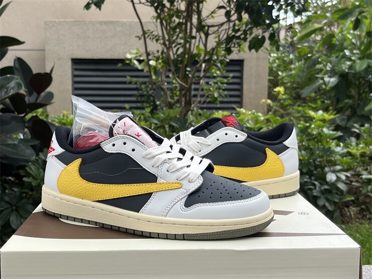 Jordan 1 LOW x Travis Scott ベビーシューズ キッズシューズ