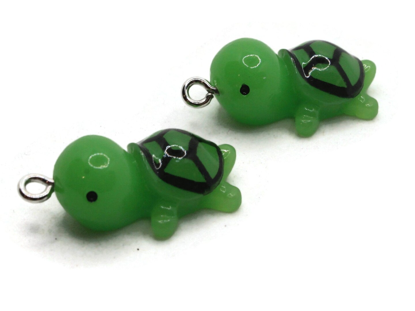 2 19mm Green Turtle Resin Charms Miniature Tortoise Animal Pendants