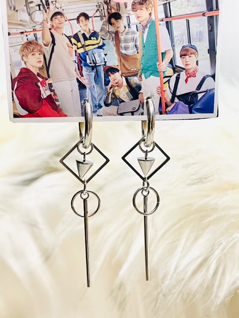 ★BTS SUGA着用★関税込★just LoveR★Freya Earrings Fake love earrings