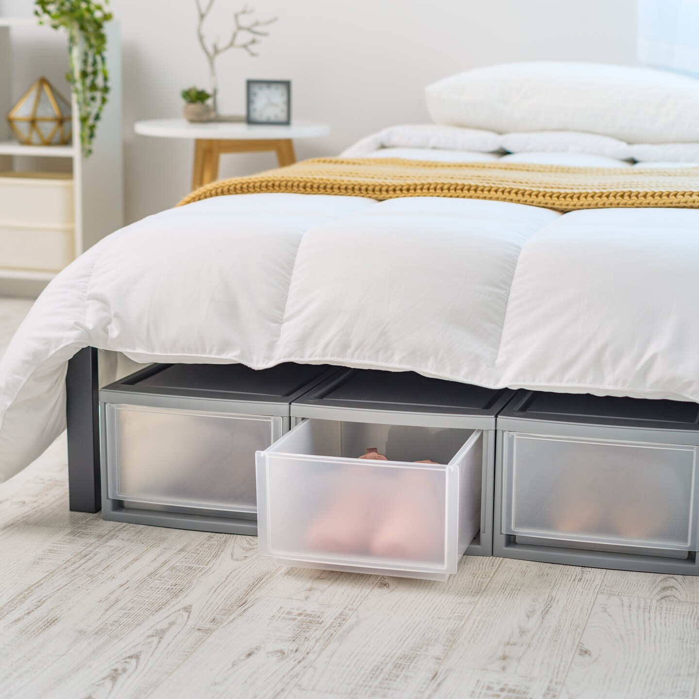 IRIS USA 4Pack 14 Quart Stackable Clear View Plastic Storage Drawer, Gray