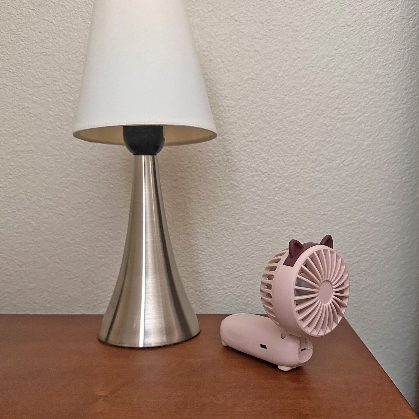 Wrapables Mini Portable Handheld and Desktop Rechargeable USB Fan, Pink Cat