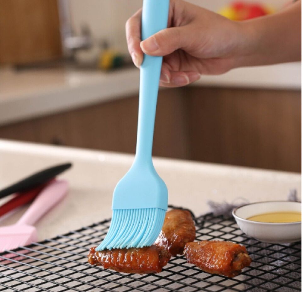 Kitcheniva Silicone Basting Pastry Barbecue Oil Brush