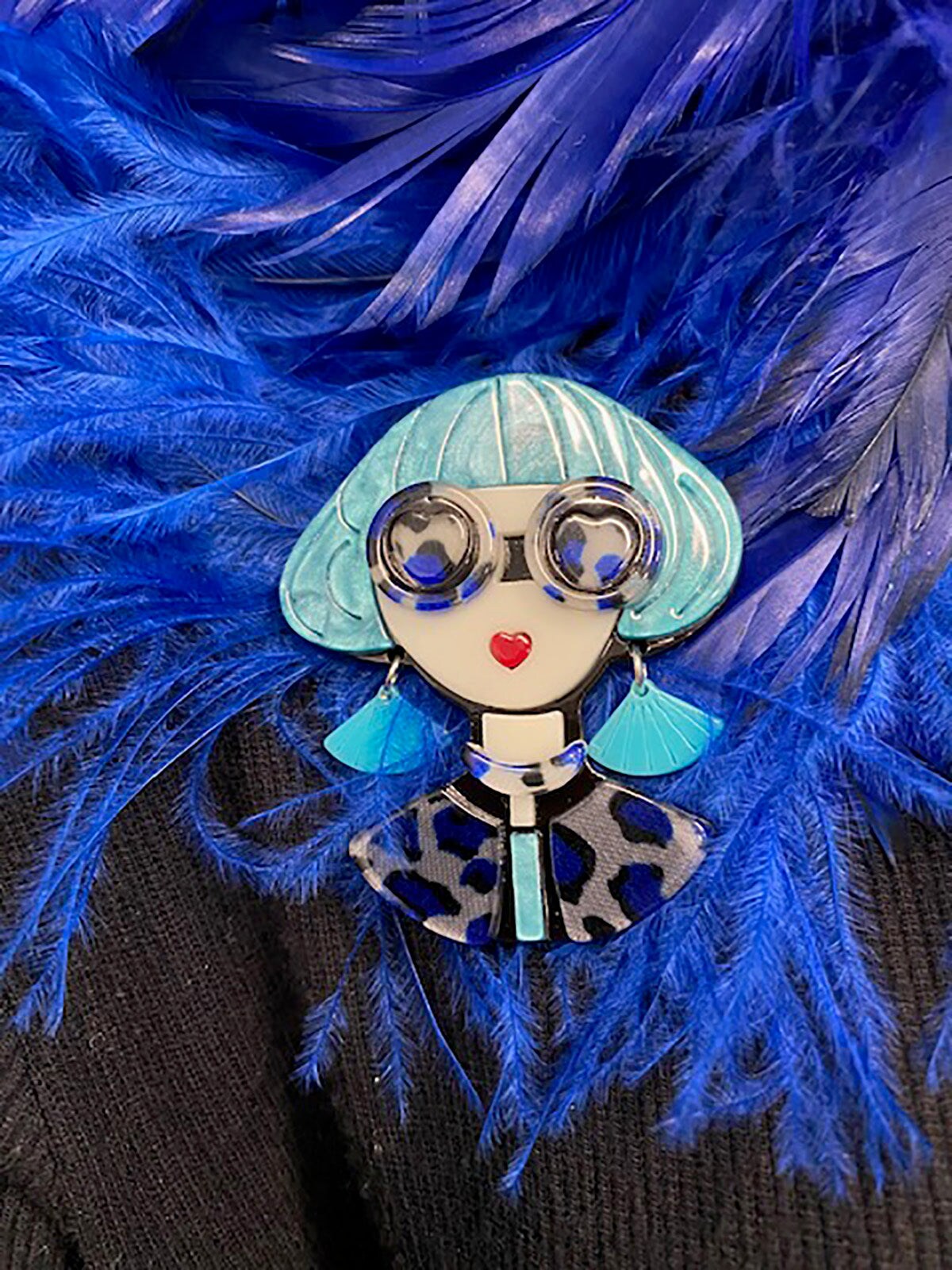 Wrapables Acrylic Fashion Brooch Pin for Sweaters, Coats, Scarves, and Bags, Quirky Blue