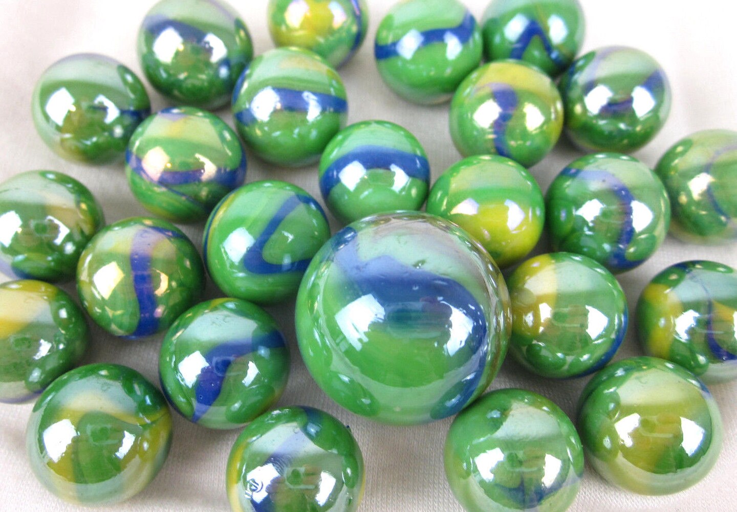 25 Glass Marbles PEACOCK iridescent Green Blue Yellow Game Pack Shooter Swirl