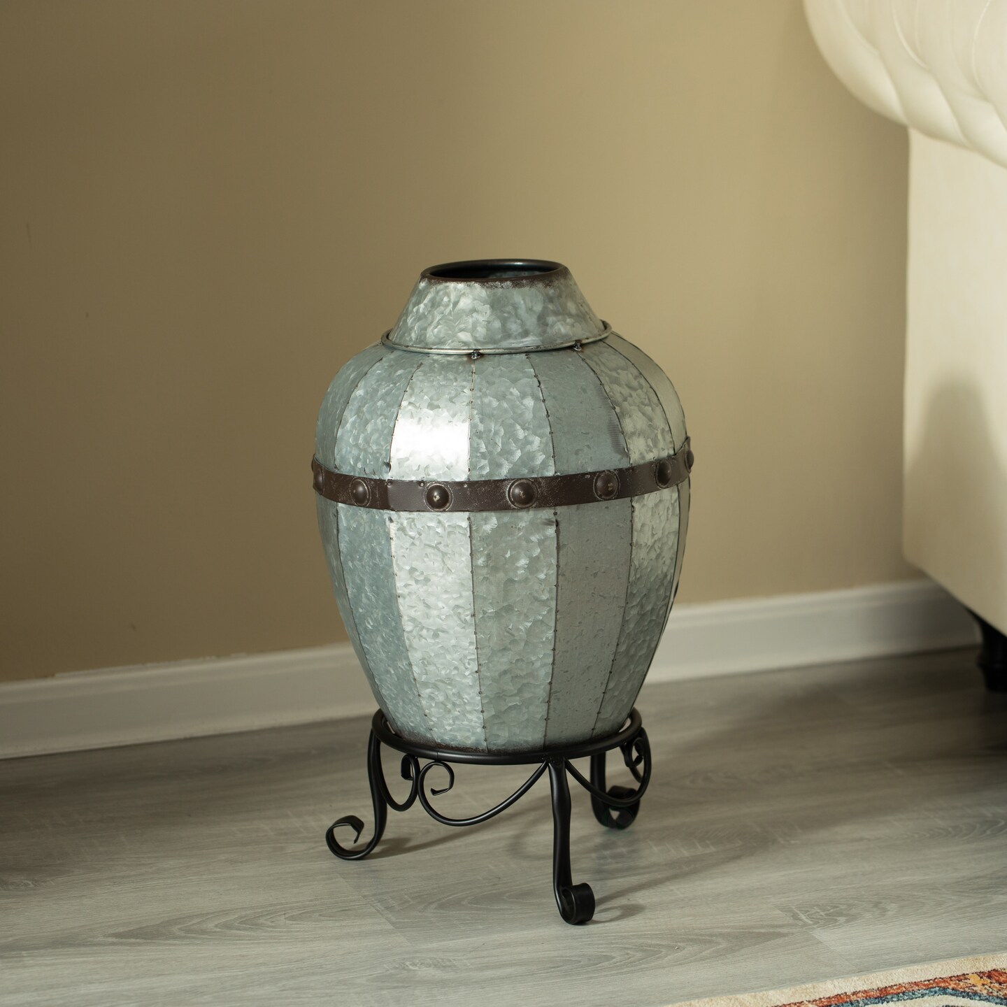 Rustic Silver Galvanized Barrel Shape Planter and Vase with Metal Stand