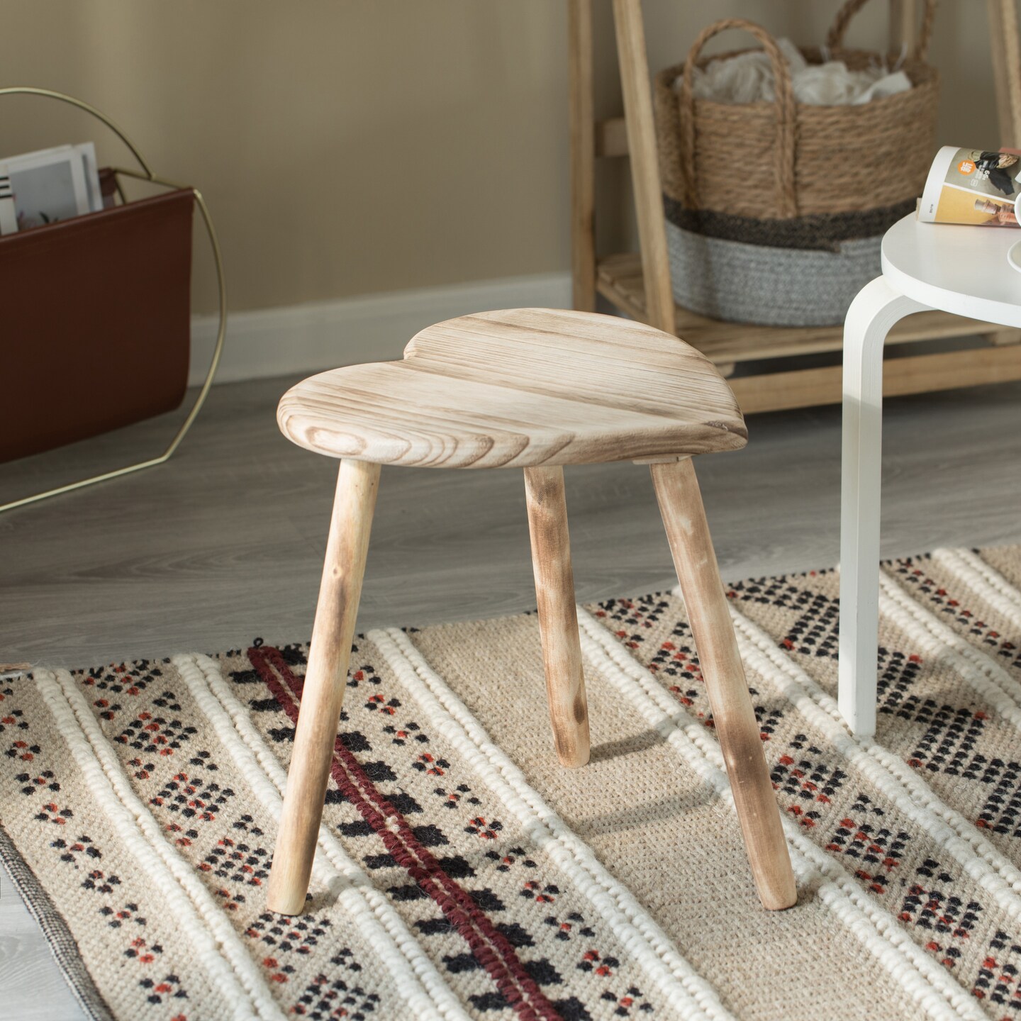 Decorative Antique Heart Shaped Natural Wooden Accent Stool, Classic Room Decoration