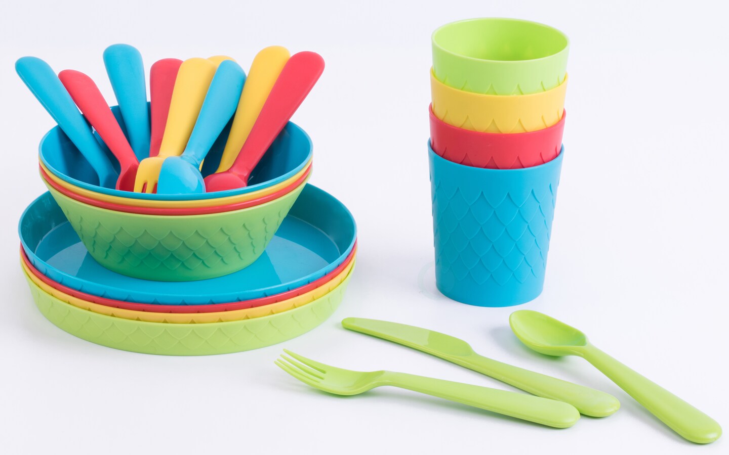 24-Piece Kids Dinnerware Set Plastic 4 Plates, 4 Bowls, 4 Cups, 4 Forks, 4 Knives, and 4 Spoons