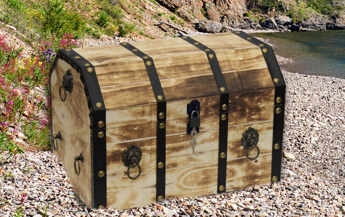 Large Wooden Decorative Lion Rings Pirate Trunk with Lockable Latch and Lock