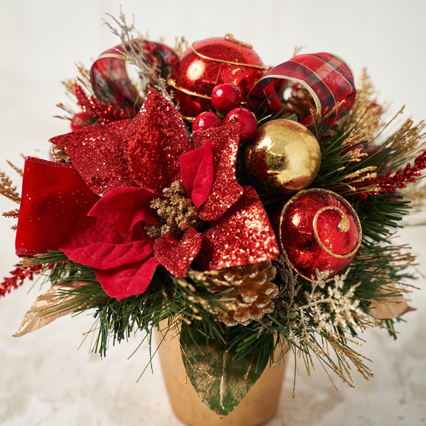 Christmas Centerpiece with pot - Decorated - Handcrafted