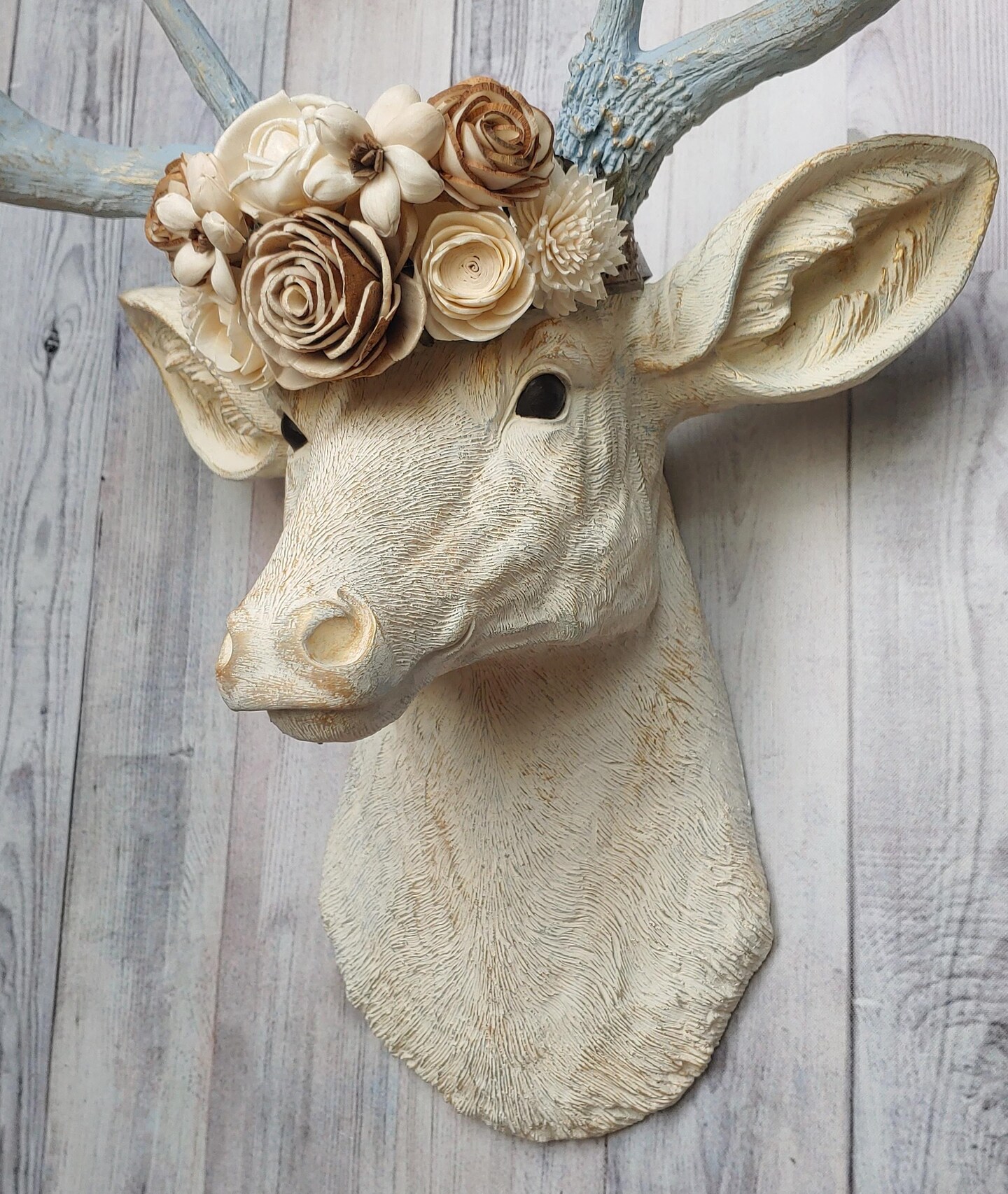 Opal fashion house seagrass faux taxidermy deer head wall mount.