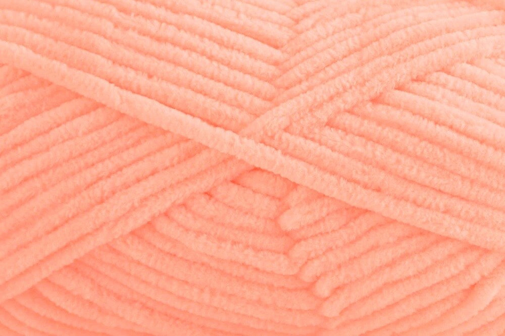 Bella Chenille by Universal Yarn - #115 Peach - 100% polyester super bulky yarn