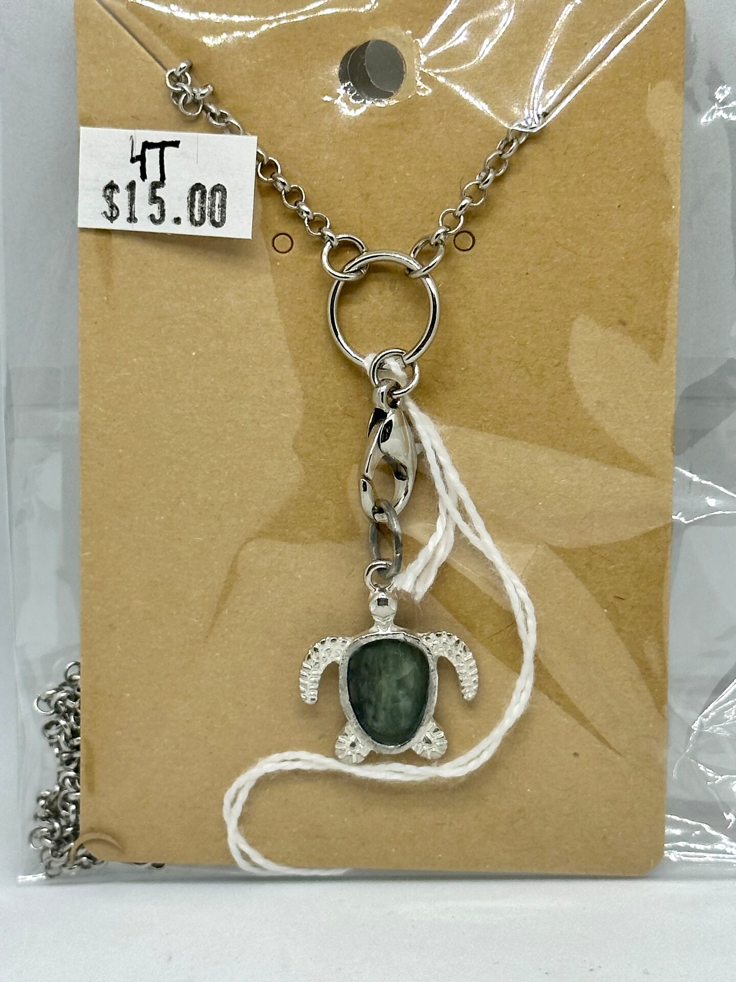 A Green Jade Turtle Pendant on a 925 Silver Necklace. Pe… | Drouot.com