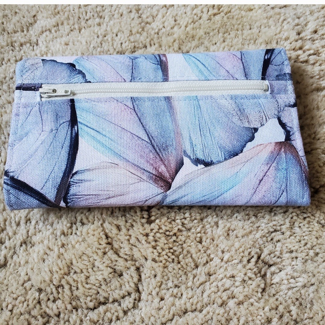 Tri fold hot sale clutch wallet