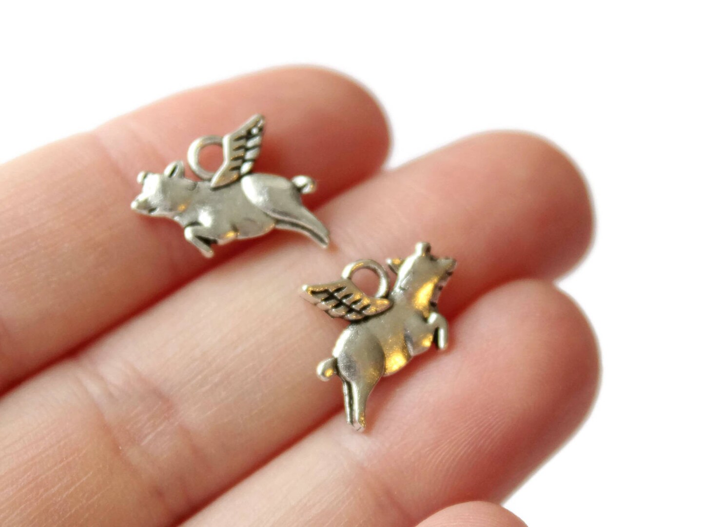 12 17mm Silver Flying Pig Charms Zinc Alloy Charms When Pigs Fly Pendants
