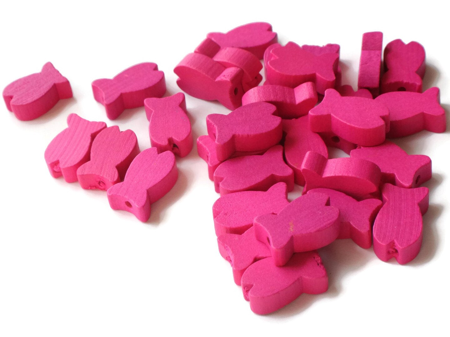 30 19mm Bright Pink Beads Wooden Fish Beads Wood Beads Animal Beads