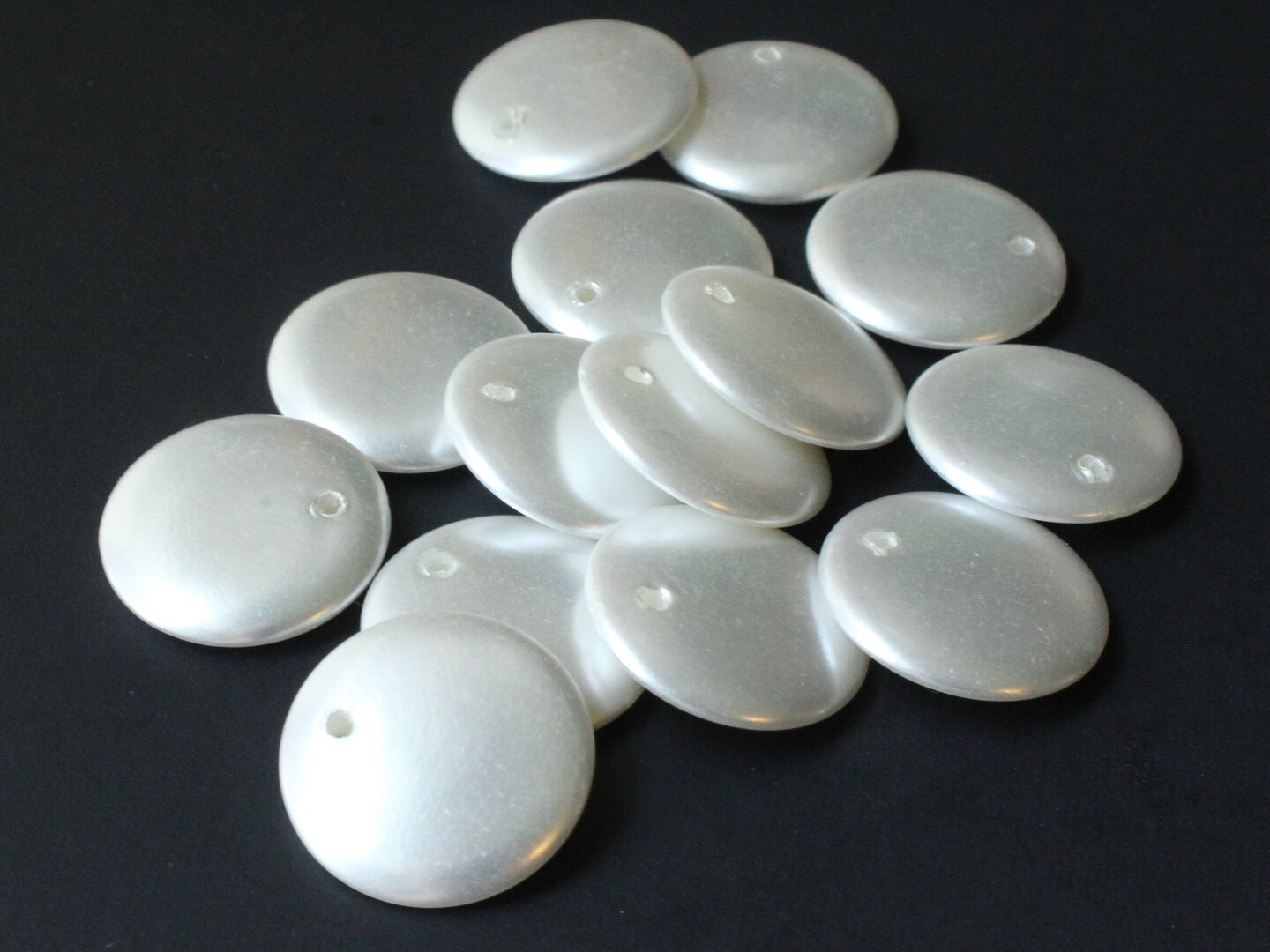 15 21mm Flat Round Drop Pearl Beads Vintage Cultura Pearls Made in Japan Faux Plastic Pearl Beads