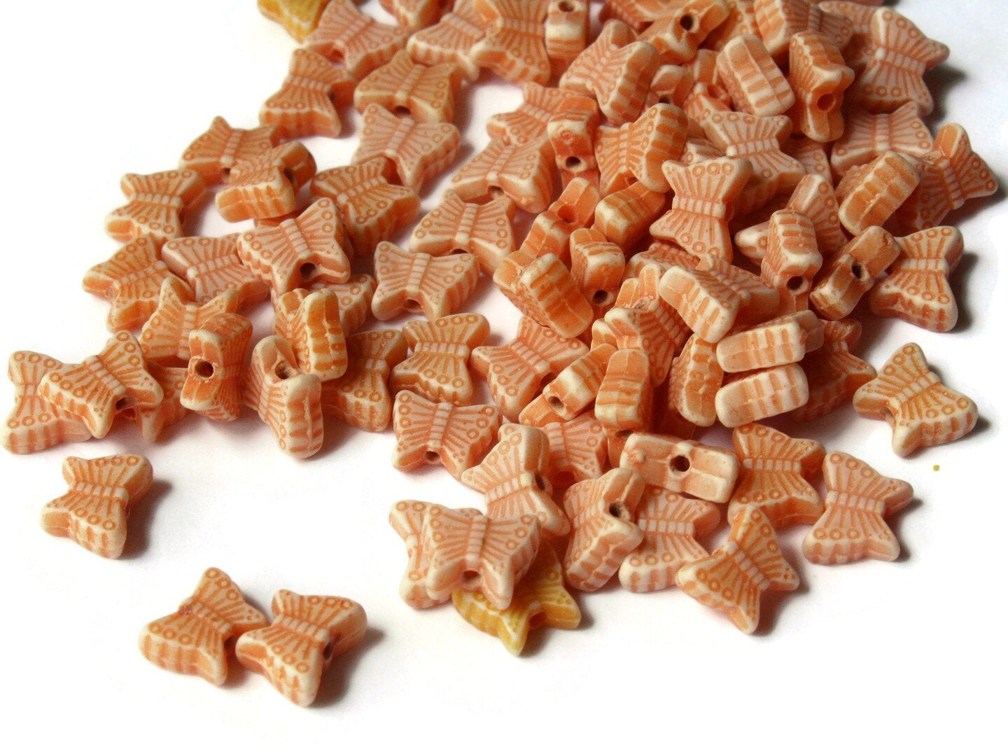100 8mm Orange Butterfly Beads Small Plastic Butterflies Moth Beads Acrylic Miniature Animal Beads