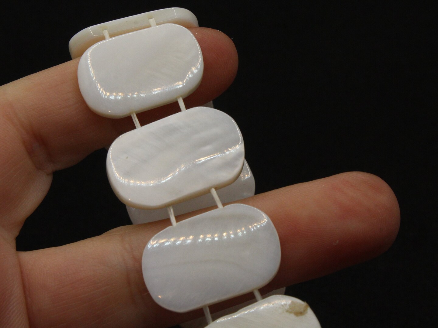 12 29mm Flat Oval Mother of Pearl 2 Hole Creamy White Beads