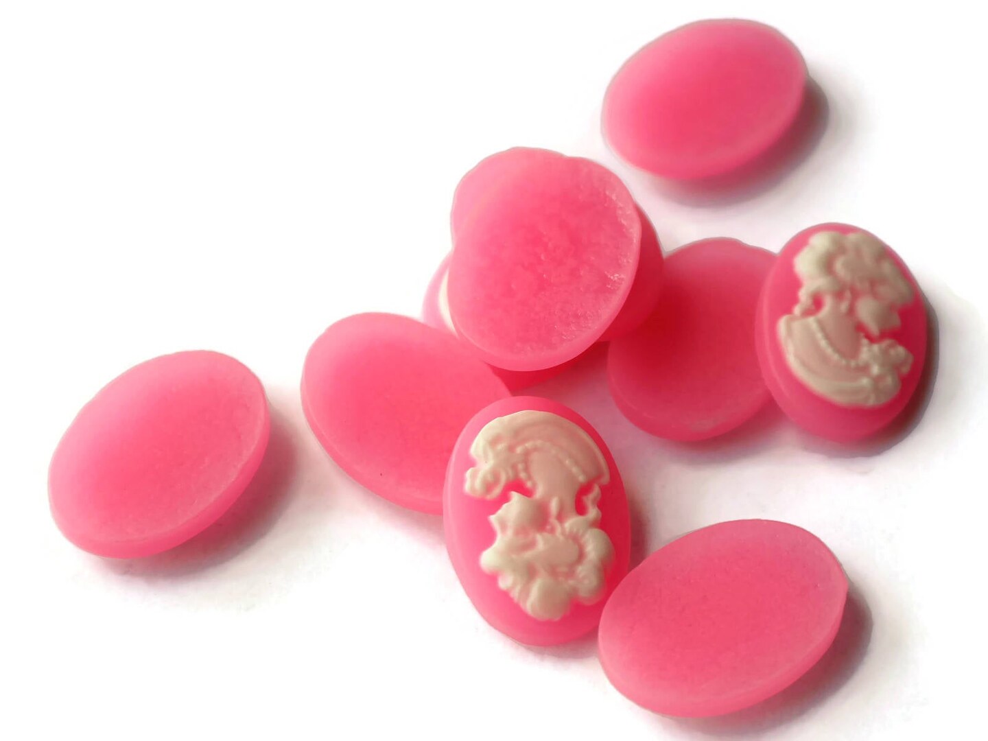 10 18mm x 13mm Bright Pink Victorian Woman&#x27;s Face Cameo Cabochons Resin Cabochons