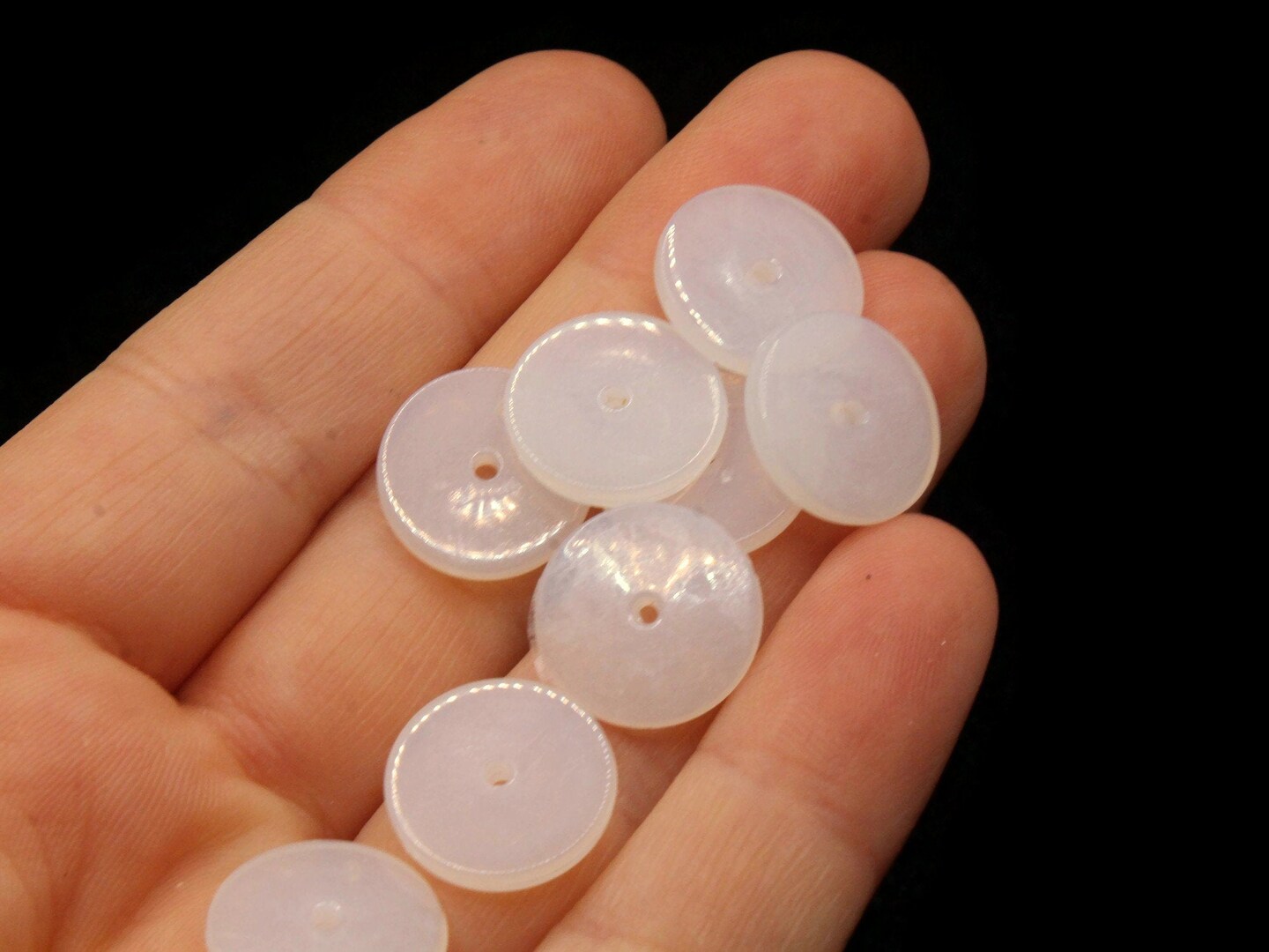 ★87MM★ Mmlg BEAD POCKET HFT EVERY WHITE 25 14mm White Vintage Plastic Flat Disc Beads | Michaels