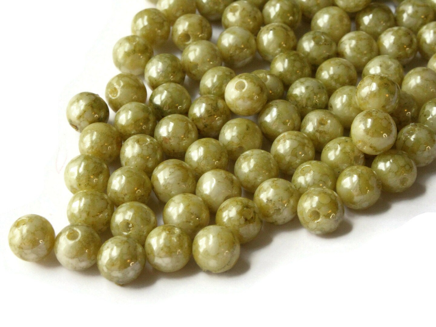 100 8mm Round Green Vintage Plastic Beads