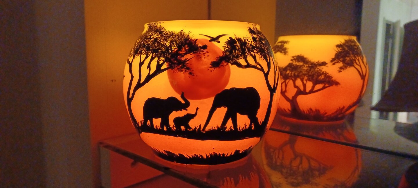 Elephant and Baby Elephant Candelabra Hand Painted Glass Bowl Size offers 4x4