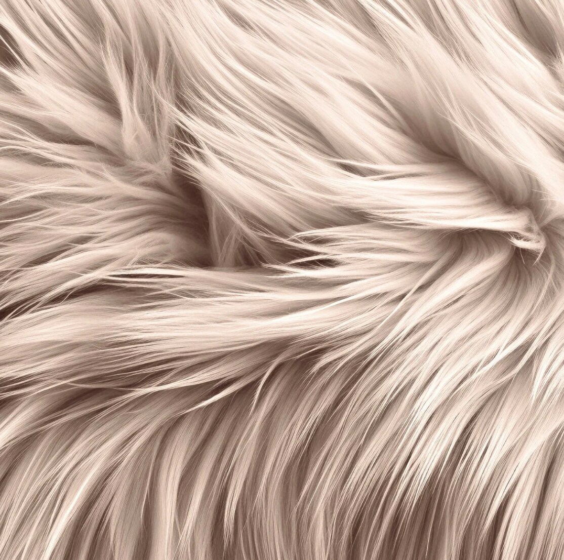 FabricLA - Shaggy Faux Fur Fabric Scrap Bag - Artificial Fur Like Material - Use Fur Pieces for Crafts, Gnome Beard, Art Project, Fashion Decor