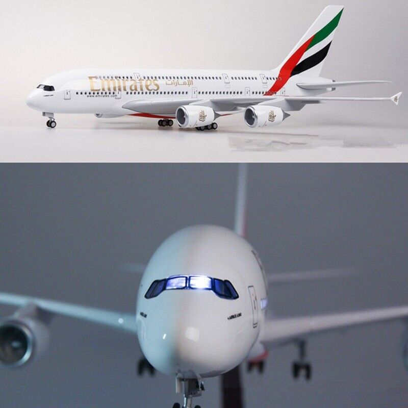 Kitcheniva 1/160 Emirates Aircraft Model LED Light Simulation Passenger