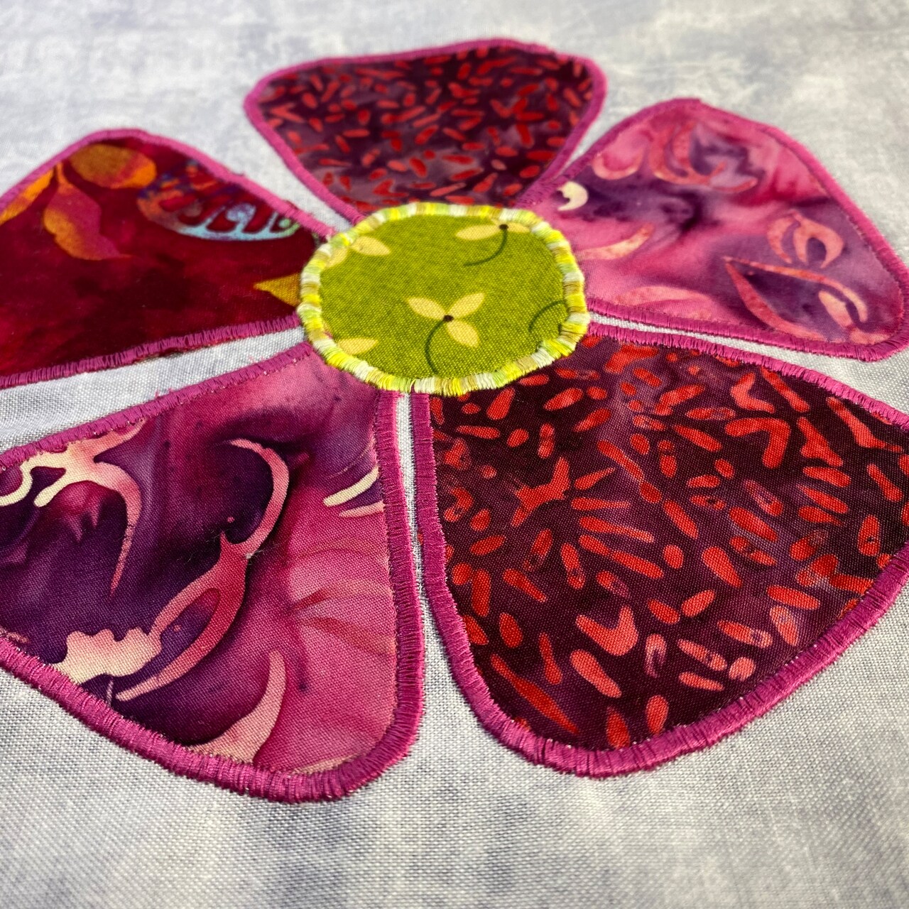 SINGER® PROJECTS Perfecting your Satin Stitch Appliqué