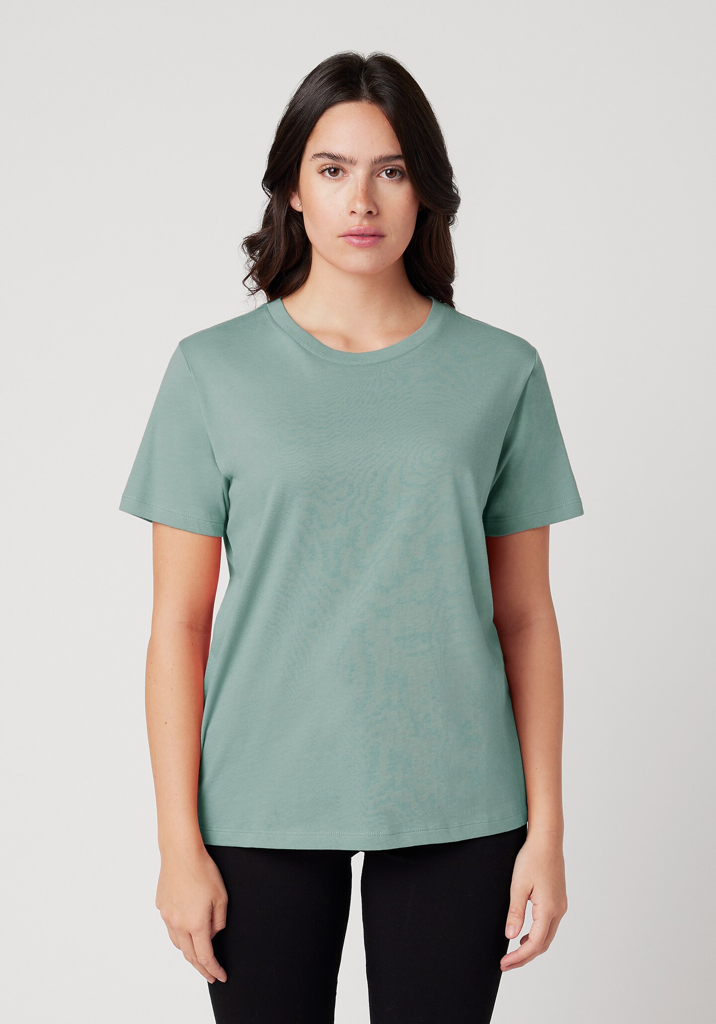 WOMEN&#x27;S V-NECK T-SHIRT