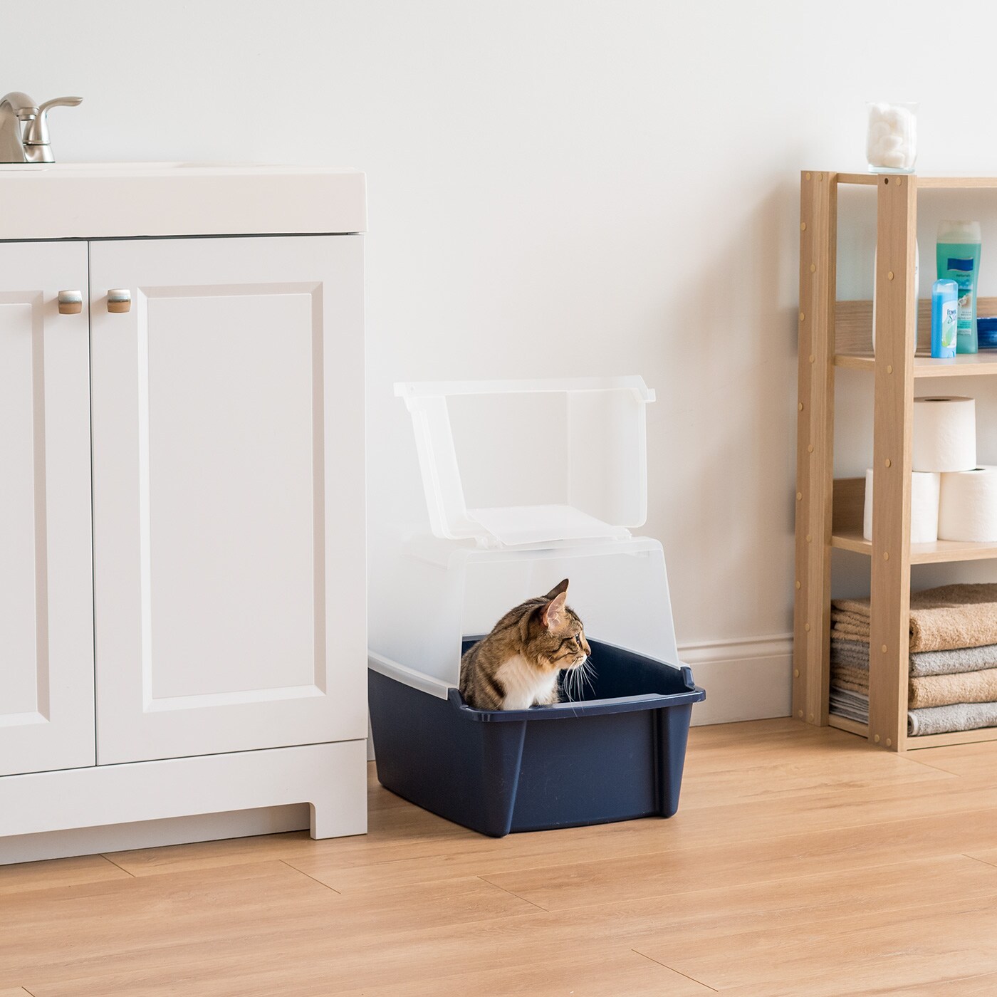 IRIS USA Large Enclosed Hooded Litter Box with Front Door and Scoop, Navy