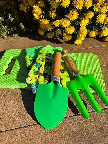 Children&#x27;s Gardening Kit - Knee Pad Set