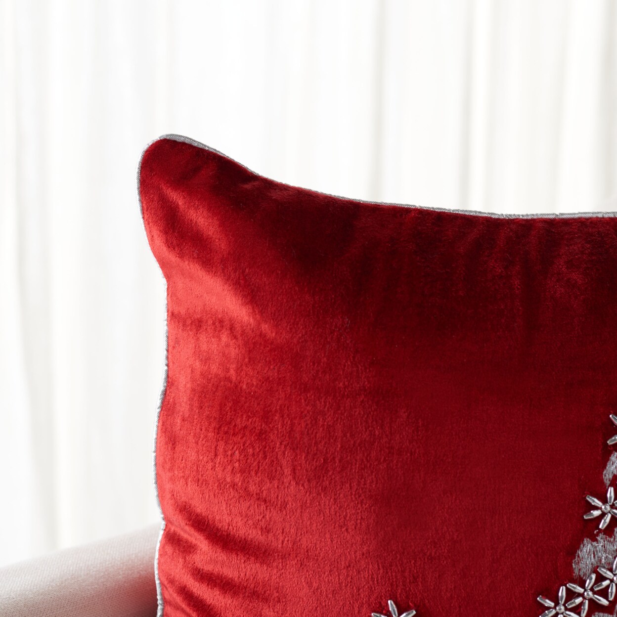 Safavieh Winter Tree Pillow ,Red/Silver