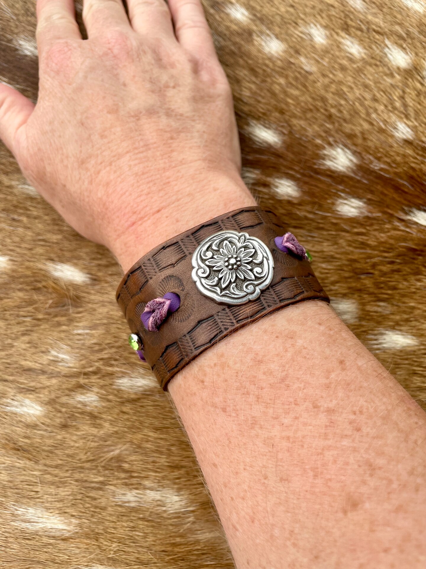 Brown Leather cuff bracelet, western tooled gift for women  display picture 3