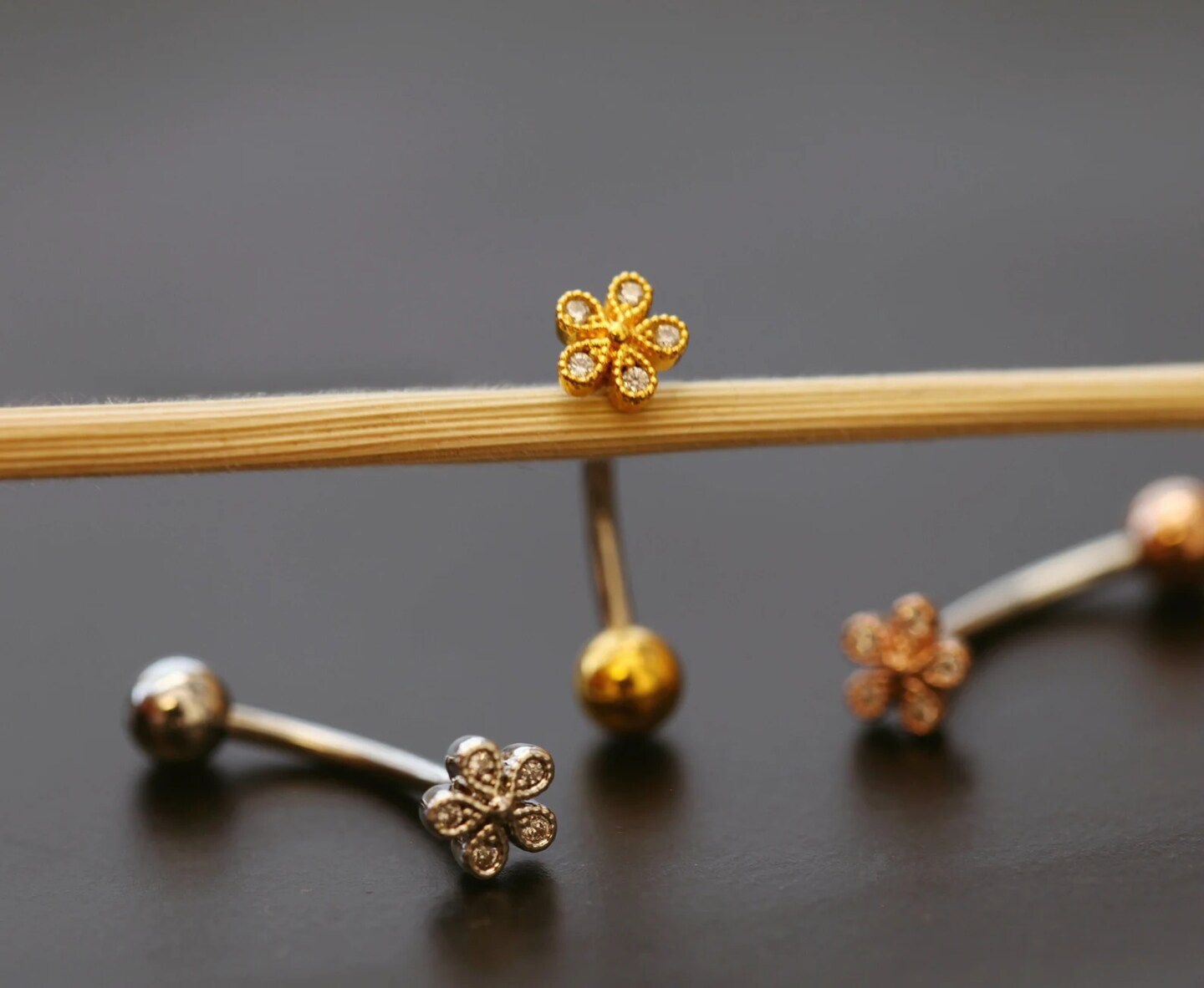 Tiny Round Flower Belly Ring