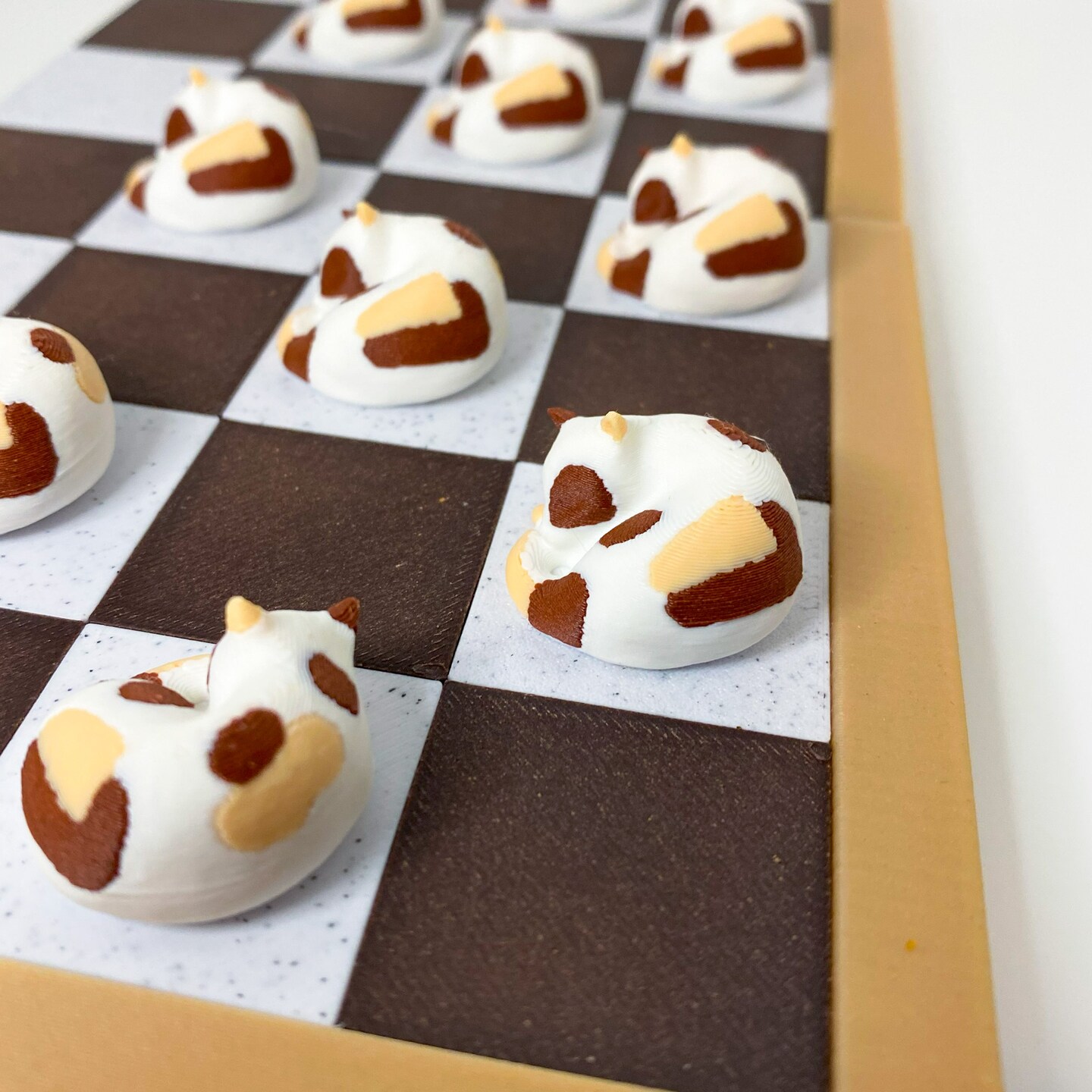 Sleeping Cat Checkers Set - Unique 3D Printed Personalized Game Pieces ...