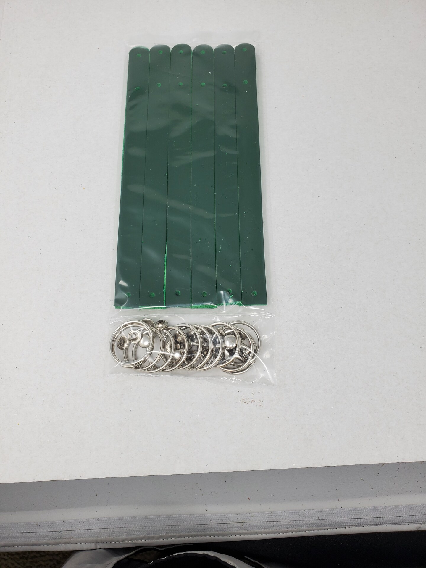 Blank Leather Keyrings 12 Pack – Pre-Cut Blanks with Hardware for Hot, Foil Stamping & Engraving