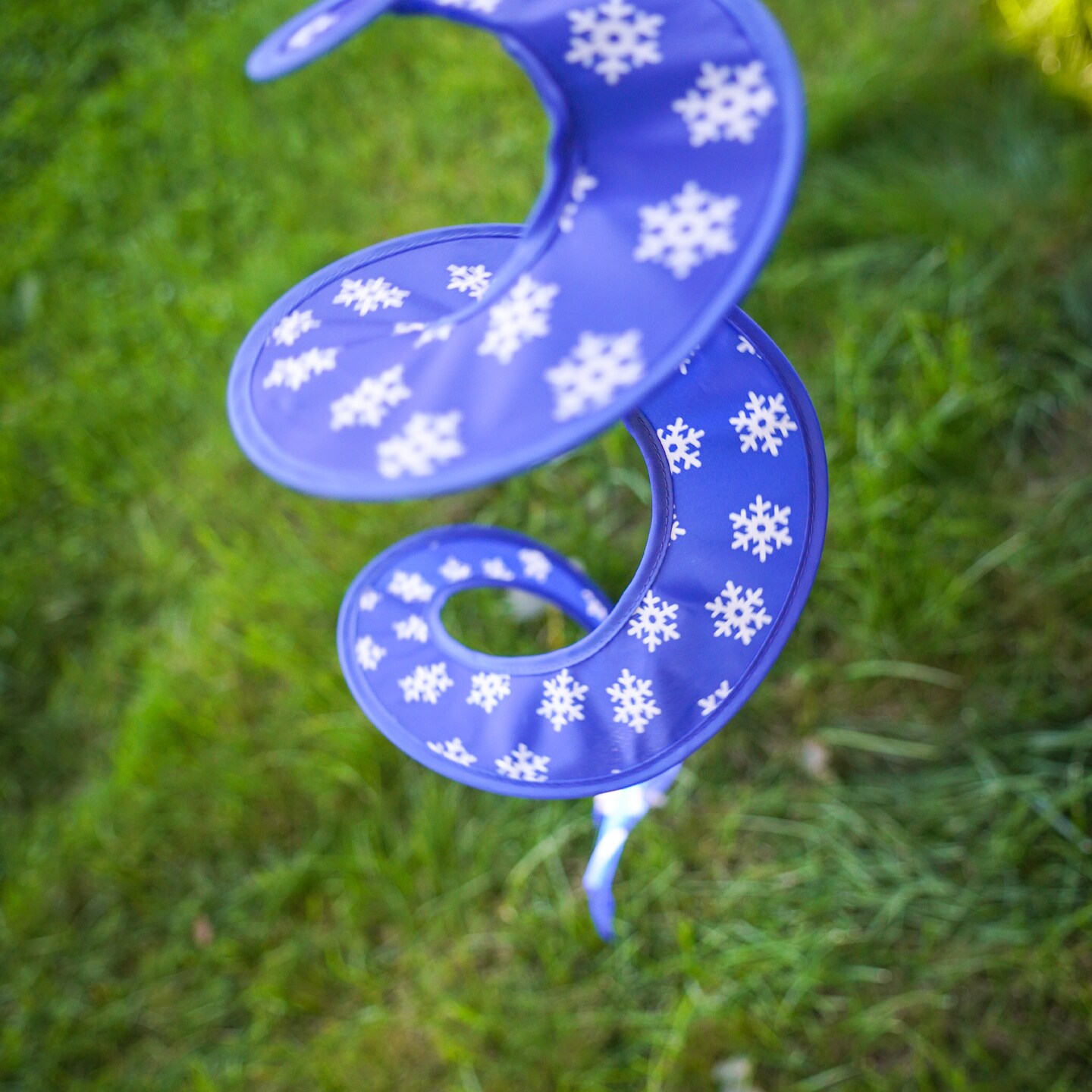 In the Breeze Snowman with Hat Hanging Ball Spinner, Holiday Wind Spinner, 2496