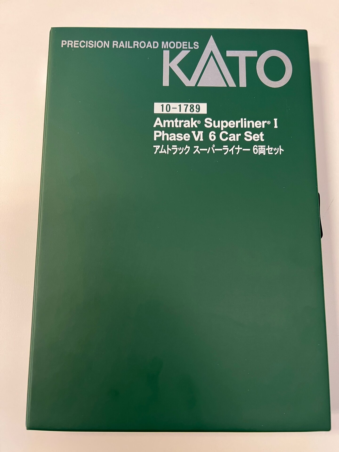 Kato N-Scale Amtrak Superliner Phase VI 6-Unit Bookcase Set Kato N-Scale Amtrak Superliner Phase VI 6-Unit Bookcase Set