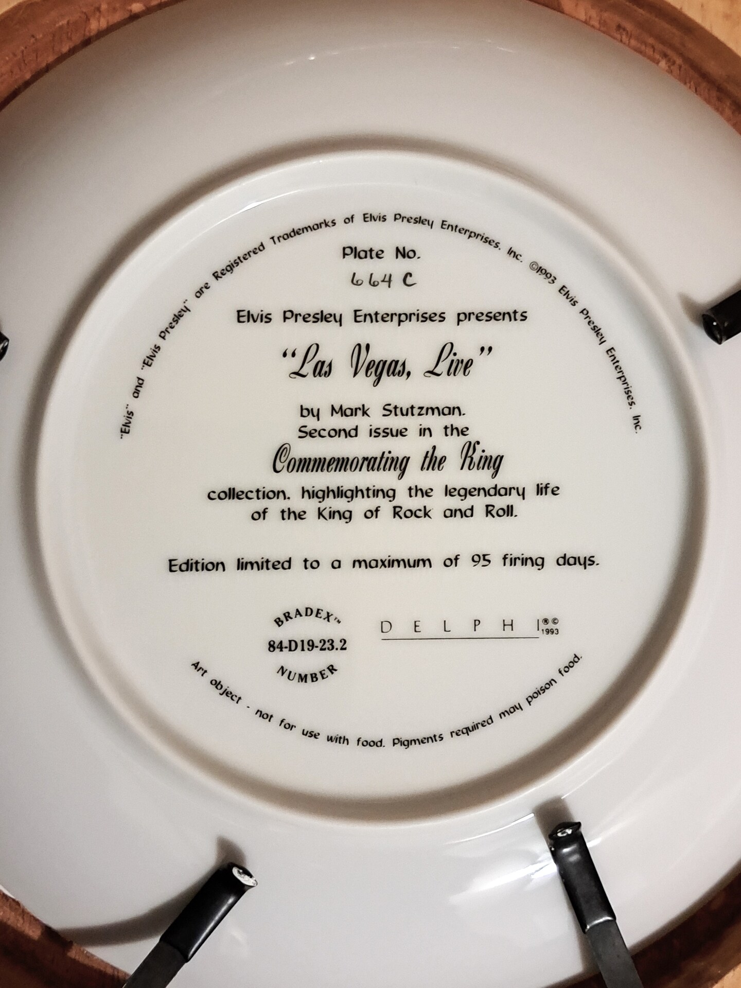 ELVIS PRESLEY &#x22; LAS VEGAS LIVE&#x22; 8&#x22; COLLECTOR PLATE