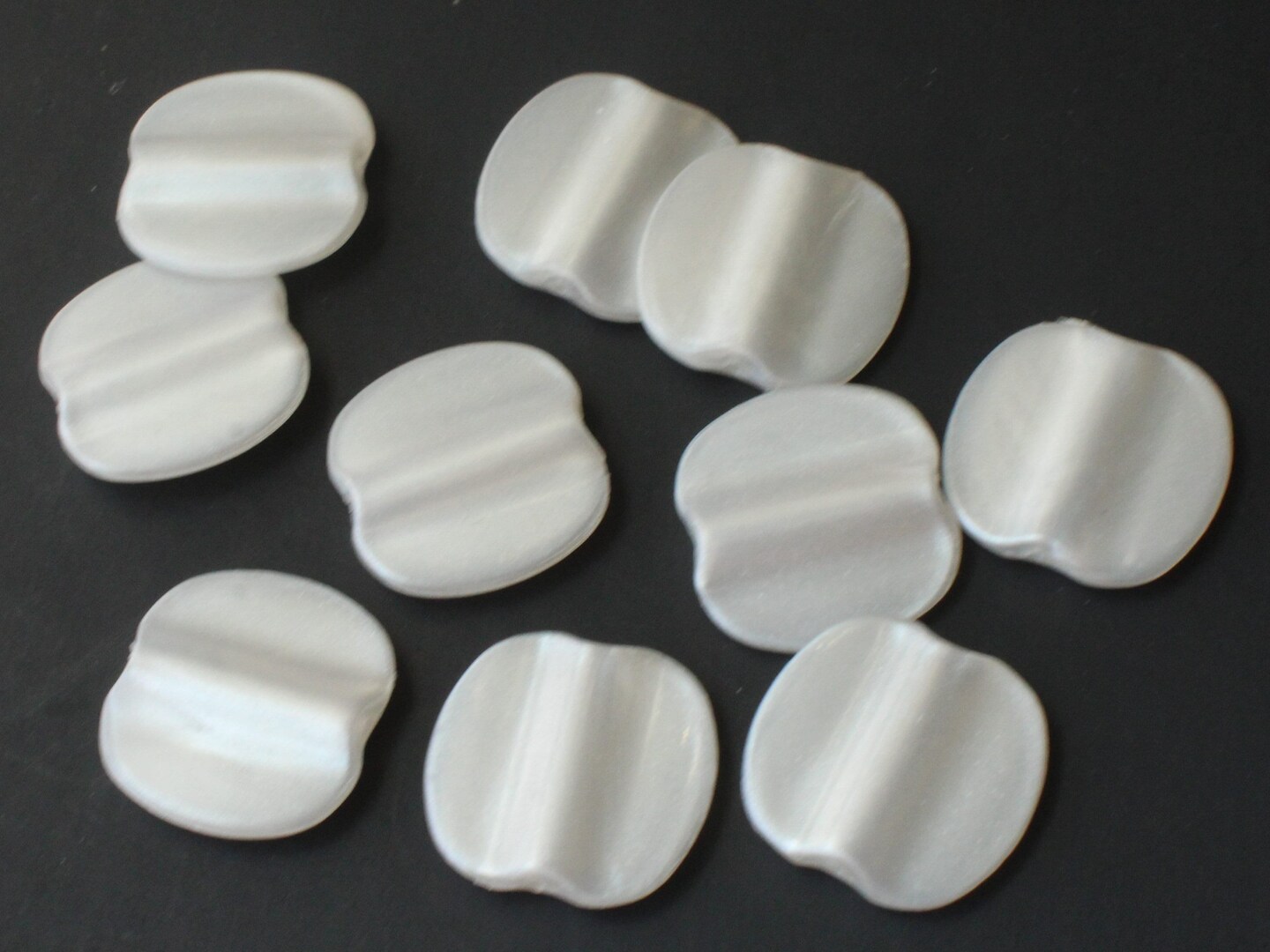 10 20mm White Flat Round Vintage Cultura Pearls Plastic Coin Beads
