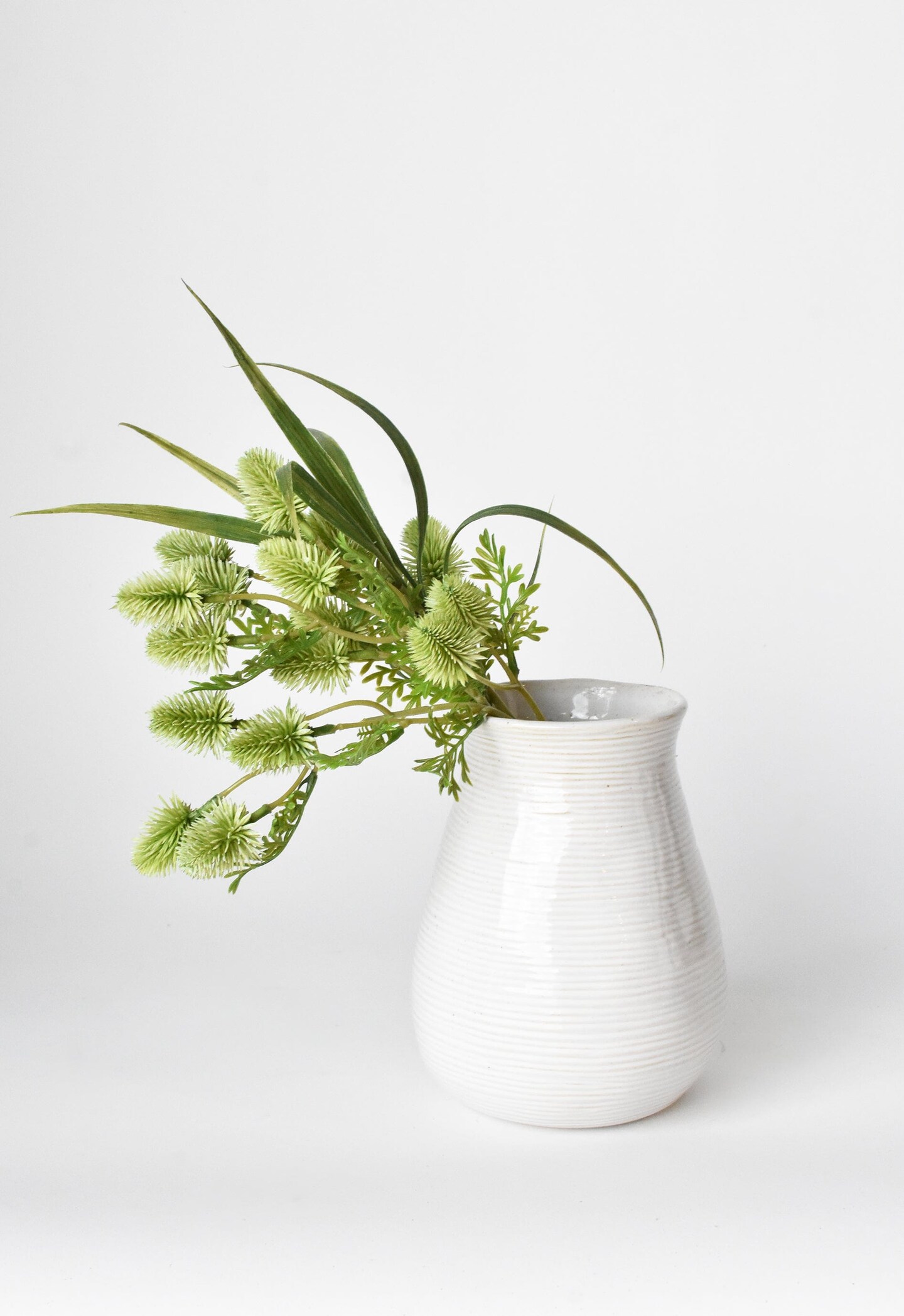 14&#x22; Faux Green Thistle Stem Bundle