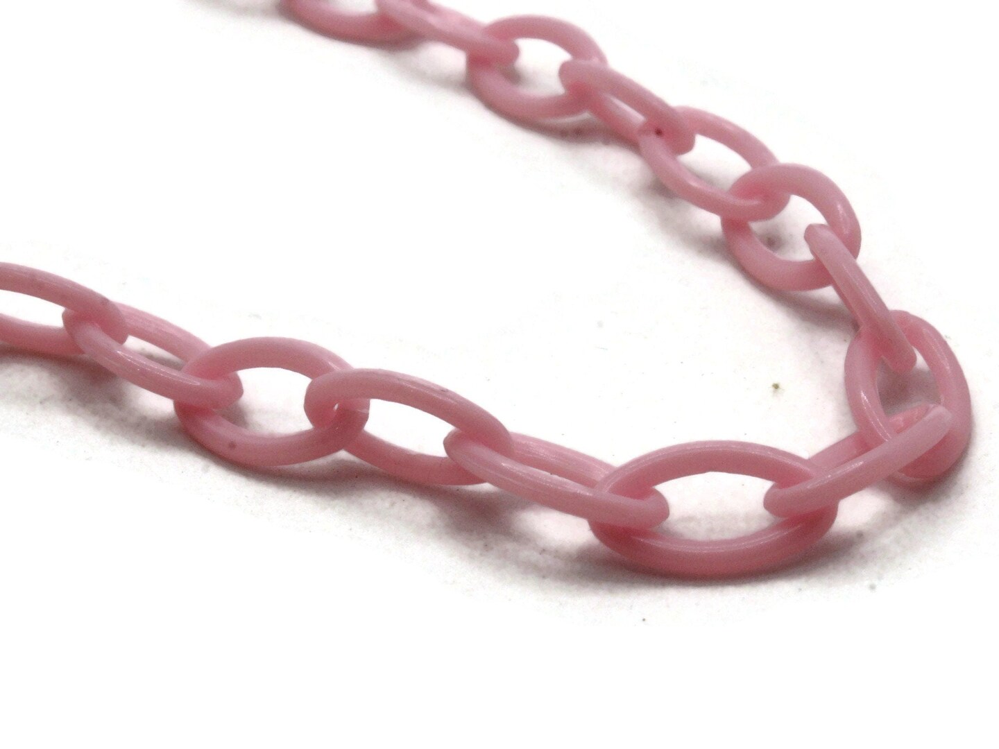 15.75 Inch Pink Plastic Oval Chain - 40cm chain - 13x8mm links
