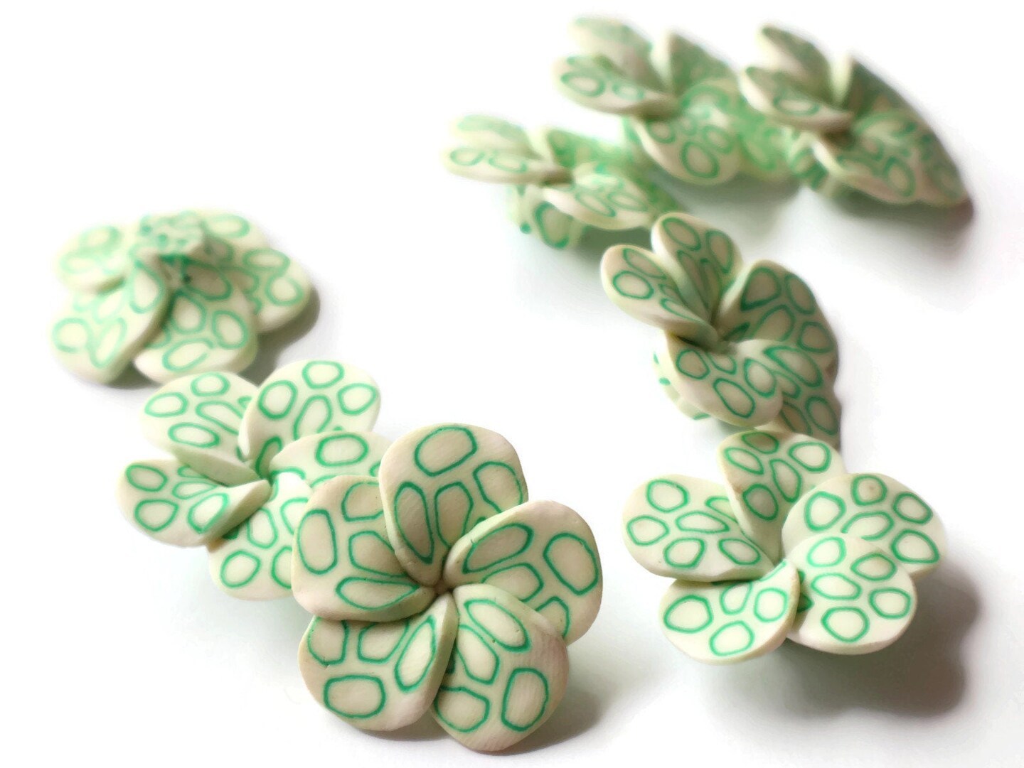 8 34mm Green and White Polymer Clay Hibiscus Flower Beads Michaels