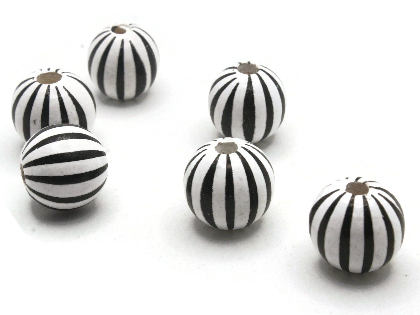 6 15mm Black and White Striped Round Wood Beads