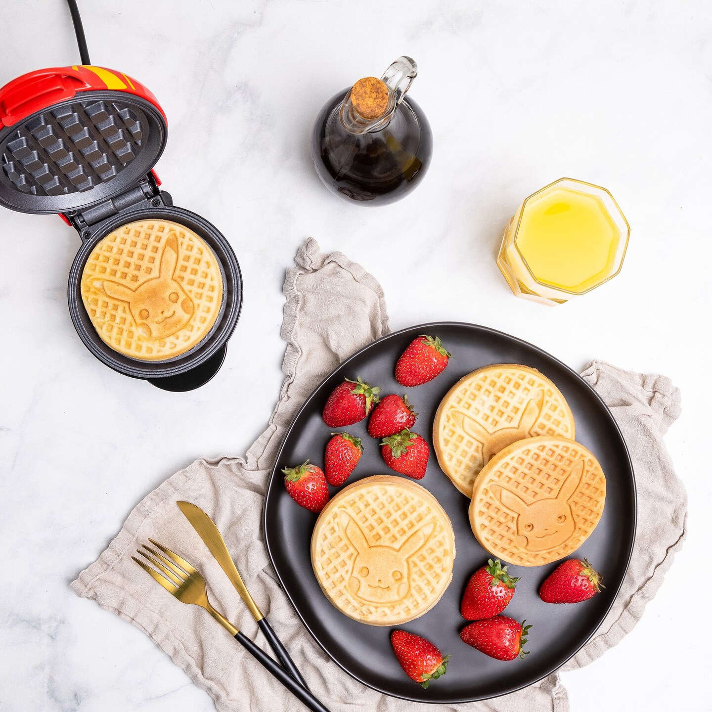 Uncanny Brands Pokemon Pikachu Mini Waffle Maker