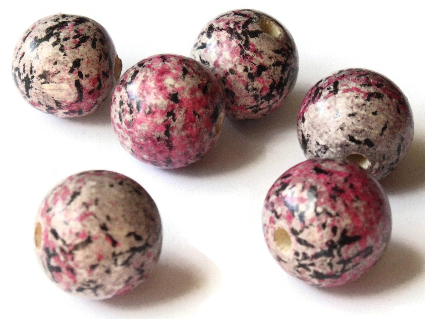 6 20mm Round Pink Splatter Paint Beads Vintage Wooden Ball Beads